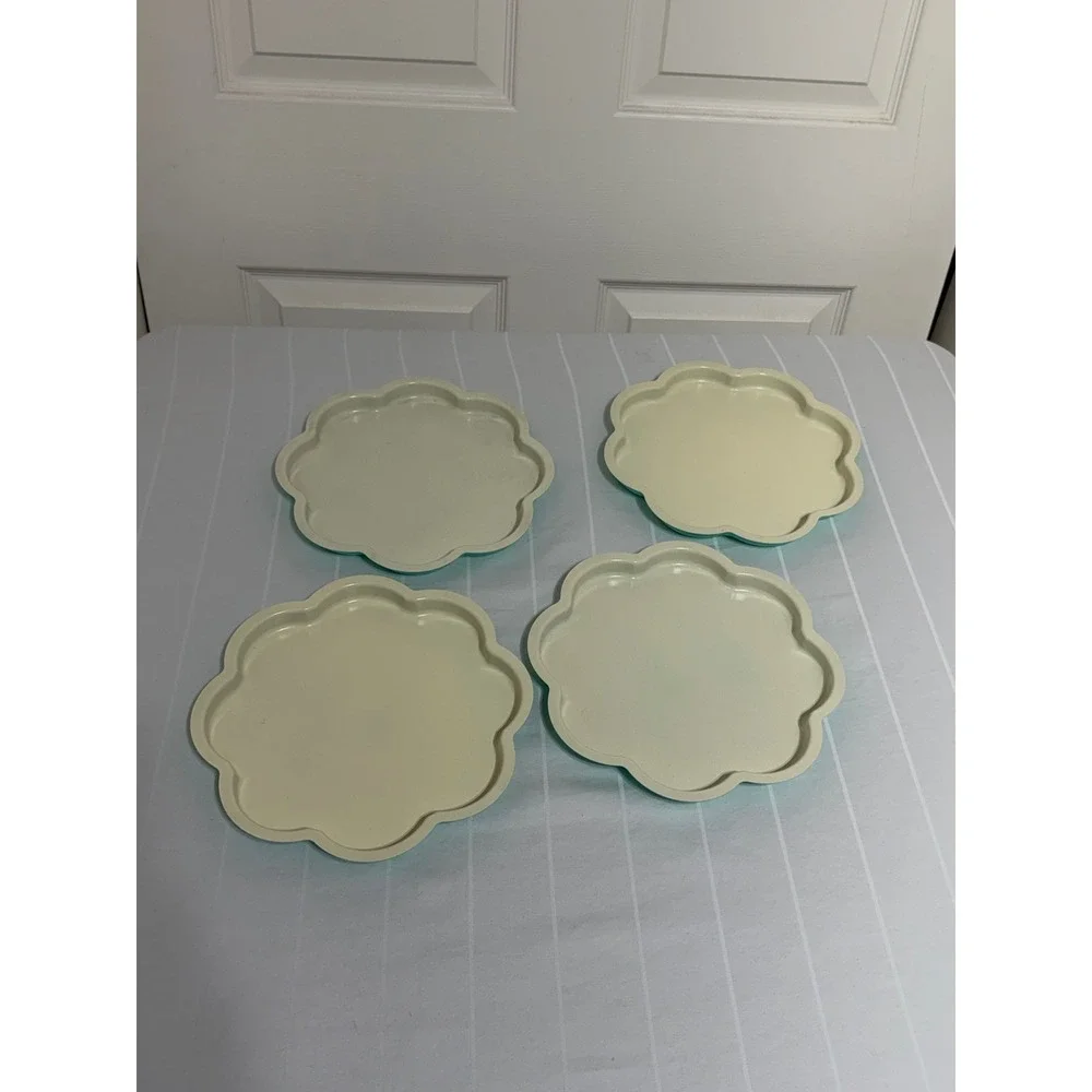 Nordic Ware Celebrations Flower Layer Cake Pans Set of 4 Seafoam Green 9 Inch